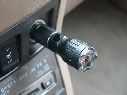 Noodsituatie Helderste Edc Flitslicht, het Tactische Flitslicht van de Vensterbreker IP44 Edc