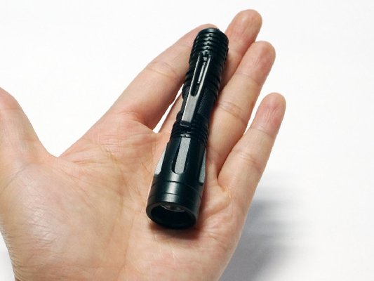 De mini Geleide Tactische Krachtige Sleutelringstoorts, leidde Keychain-Toortshoog rendement