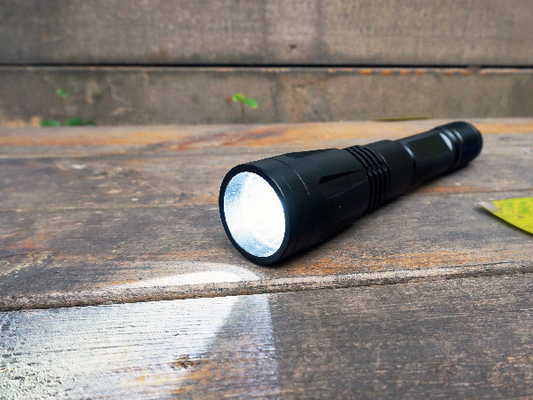 IPX7 waterdicht Geleid Flitslicht met de Navulbare Macht van de Batterij6w Output