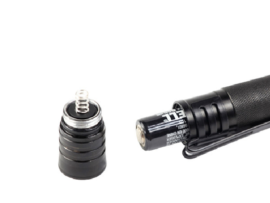 Zwarte Kleurenaaa Keychain Flitslicht Waterdichte Hoge Helderheid 46m Straalafstand